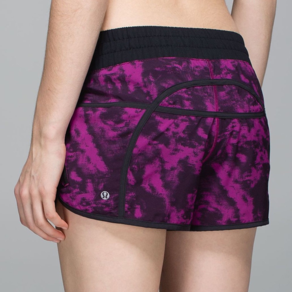 Lululemon Tracker Short III - Breezie Regal Plum Black